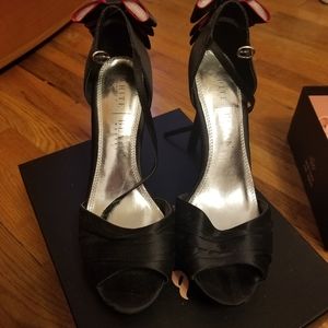 Women's dress shoes